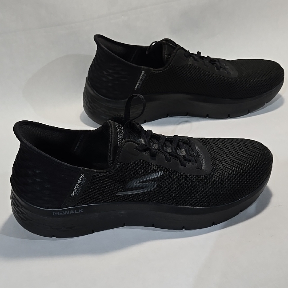 NEW Sketchers Slip-Ins Go Walk shoes size 11
